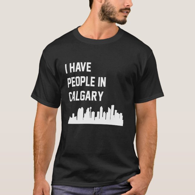Camiseta Tenho Pessoas em Calgary Alberta Canadá (Frente)