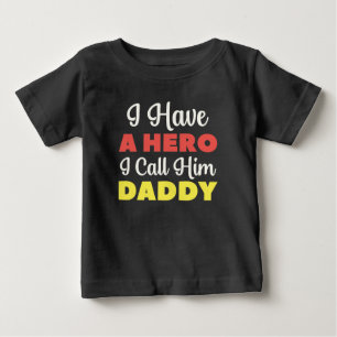 Camiseta Tenho um herói a quem chamo de papai