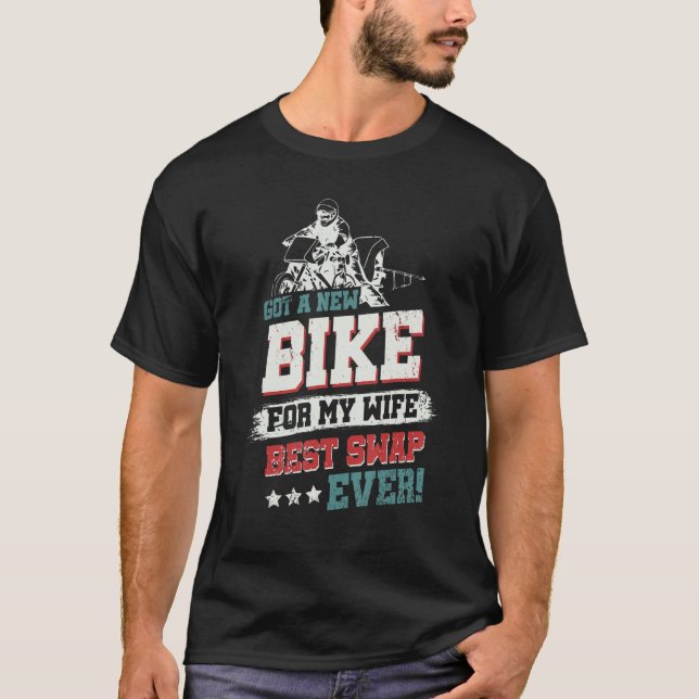 Camiseta Tenho Uma Nova Bicicleta Para A Minha Esposa Melho (Frente)