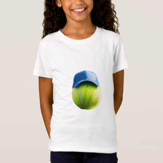 Camiseta Tênis Chic: Bola de Tênis no Tee Boné para Meninas