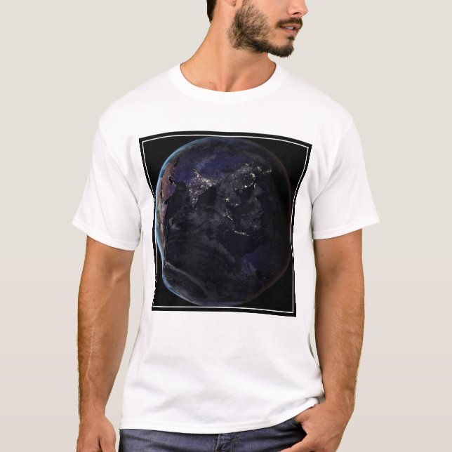 Camiseta Terra De cheio Mostrando As Luzes Da Cidade Da Ási (Frente)