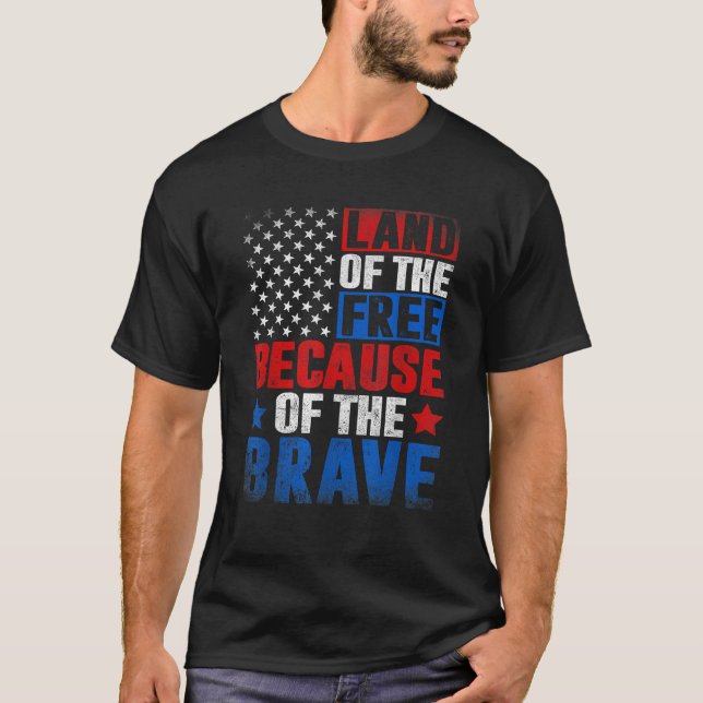 Camiseta Terra Dos Gratuitos Por Causa Da Brave USA Flag Me (Frente)