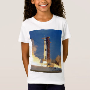 Camiseta Terra treme quando Saturno V ilumina o céu em dire