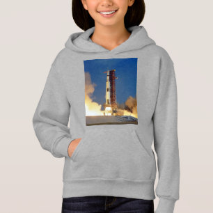 Camiseta Terra Treme quando Saturno V Ilumina o Céu em Dire