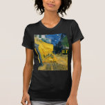 Camiseta Terraço do café de Vincent van Gogh |, Lugar du<br><div class="desc">Terraço do café,  Lugar du Fórum,  Arles,  1888 (óleo em canvas) Gogh,  terraço do café 1853-90) BBC192281 da camionete de Vincent (,  Lugar du Fórum,  Arles,  1888 (óleo em canvas),  Gogh,  camionete de Vincent (1853-90)/Muller de Rijksmuseum,  Otterlo,  Países Baixos/biblioteca da arte de Bridgeman</div>