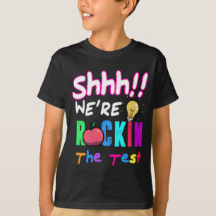 Camiseta Test Day Rock The Test Rainbow Teachent (Professor