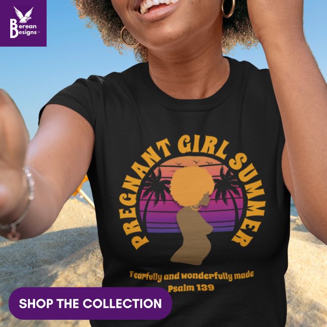 Camiseta Texto cristão personalizado de uma garota GRÁVIDA (Pregnant Girl Summer with customizable Christian Bible verse and afro queen silhouette and sunset)