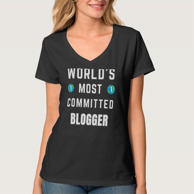 Camiseta Texto dizendo o blogueiro mais comprometido do mun (Frente)