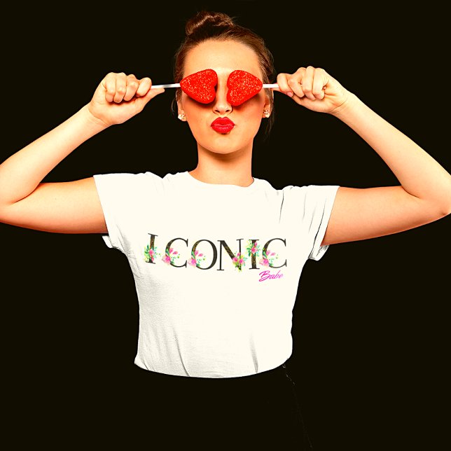 Camiseta Texto Floral Icônico Babe (Criador carregado)