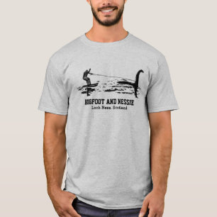 Camiseta Texto personalizado Bigfoot e Nessie Loch Ness