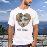 Camiseta Texto Personalizado do Nome de Foto Personalizado<br><div class="desc">Carregue uma foto, adicione texto e crie facilmente sua camiseta personalizada de fotos. Clique em PERSONALIZAR AINDA para alterar a cor do texto. Você pode TRANSFERIR este DESIGN em outros produtos do Zazzle e ajustá-lo ao ajustado da maioria dos itens do Zazzle. Os designs Standard Studio são feitos em gráficos...</div>