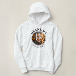 Camiseta Texto Preto Simples e Vovó Fotográfica Desde