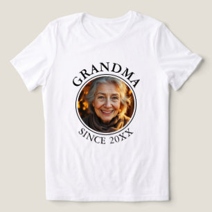 Camiseta Texto Preto Simples e Vovó Fotográfica Desde