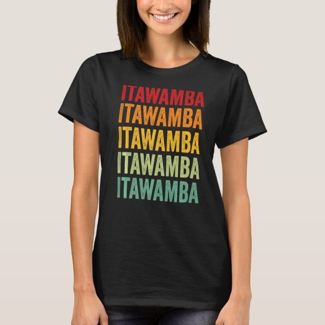 Camiseta Texto Rainbow do Condado de Itawamba (Frente)