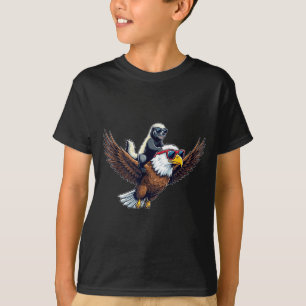 Camiseta Texugo-honey engraçado andando de águia-careca de