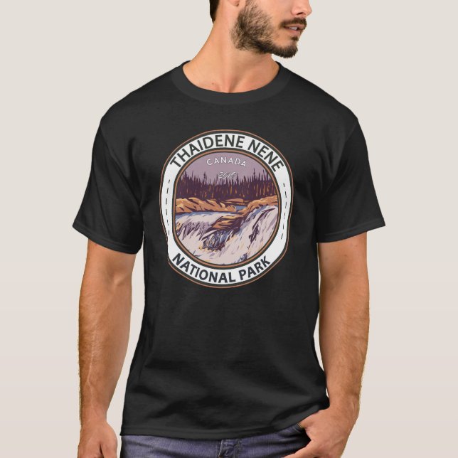 Camiseta Thaidene Nene National Park Canadá Crachá Vintage (Frente)