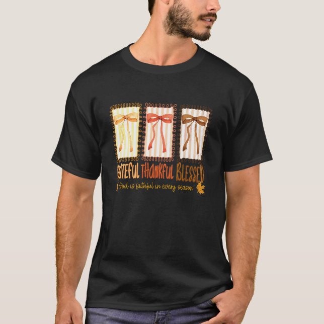 Camiseta Thankful Grateful Blessed Coquette Bow Fall Thanks (Frente)