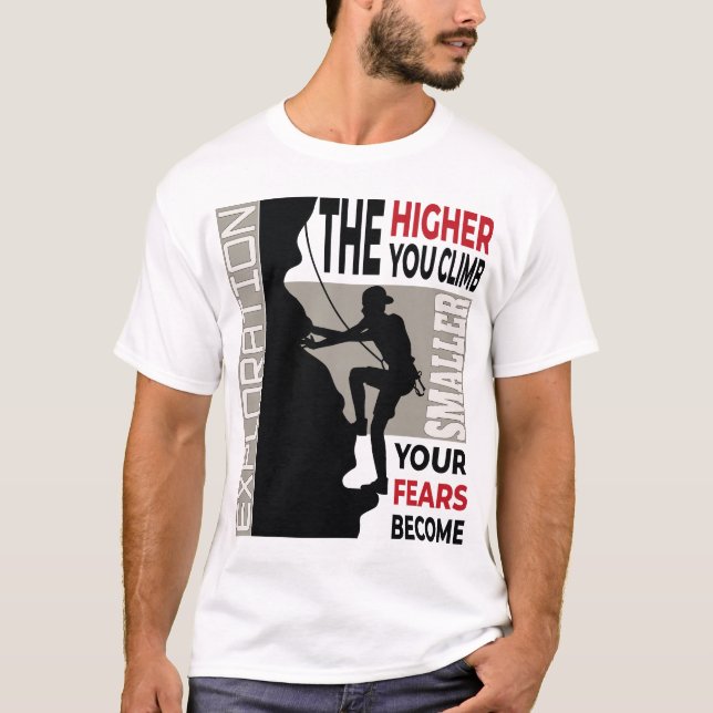 Camiseta The Higher You Climb – Adventure & Motivation Desi (Frente)