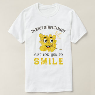 Camiseta "The World Unfolds Its Beauty" Yellow Smiling Leaf