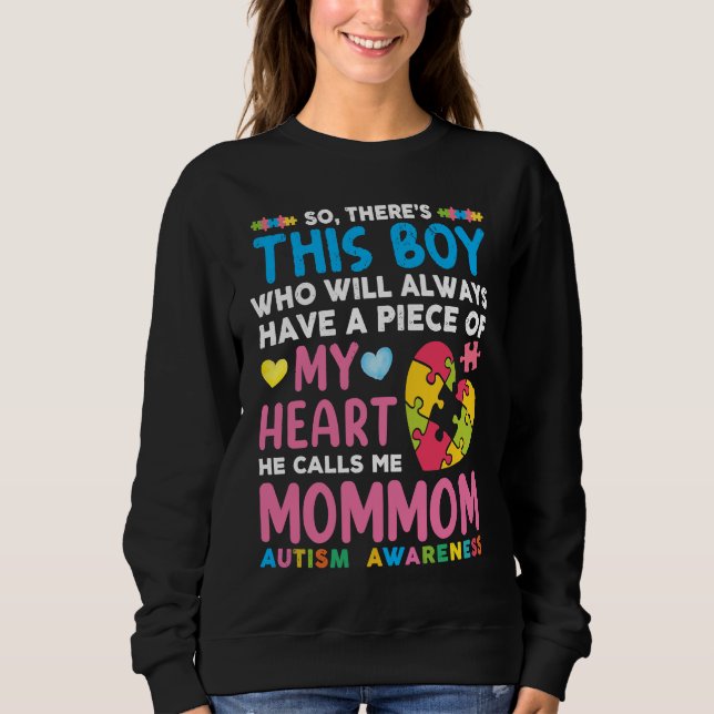 Camiseta There's This Boy He Calls Me Mom Mom Autism Awaren (Frente)
