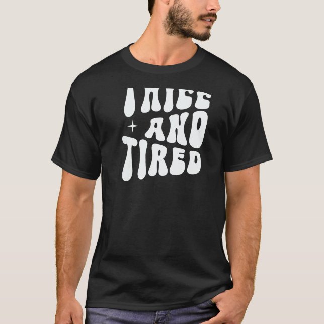 Camiseta Thicc And Tired Groovy Women Saying (Frente)