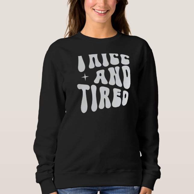 Camiseta Thicc And Tired Groovy Women Saying (Frente)