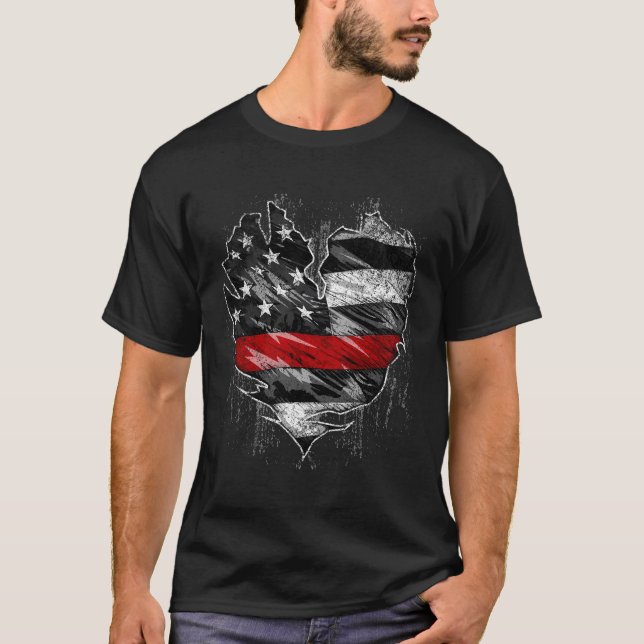 Camiseta Thin Red Line Fireman American Flag Heart Fireligh (Frente)