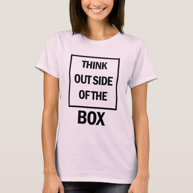 Camiseta Think Outside Of The Box  (Frente)