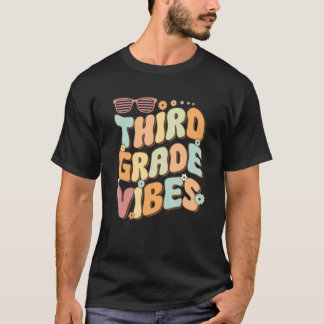 Camiseta Third Grade Vibes  3rd Grade Team Retro 1st Day of