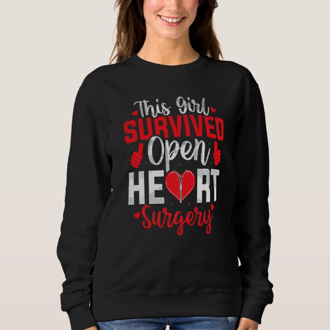 Camiseta This Girl Survived Open Heart Surgery Bypass Surge (Frente)