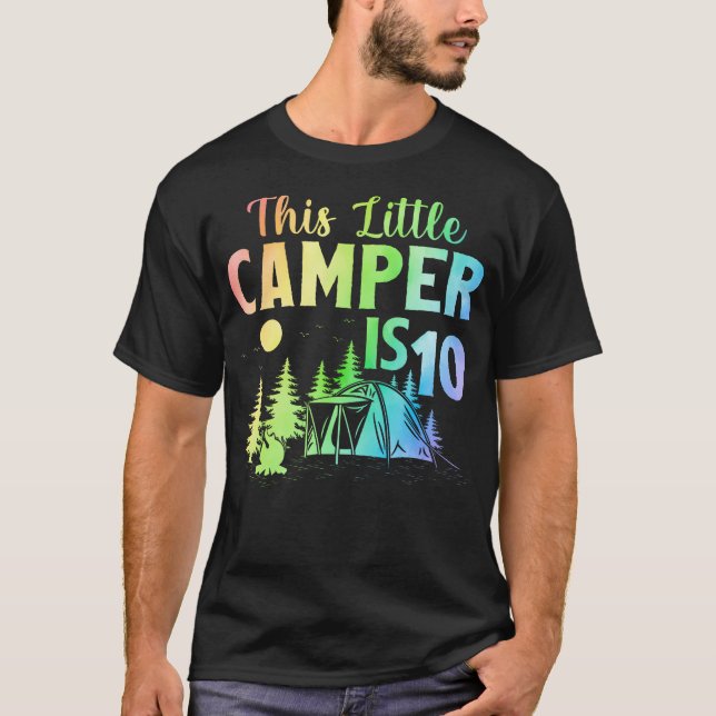 Camiseta This Little Camper Is 10 Year Old Camping 10Th Bir (Frente)