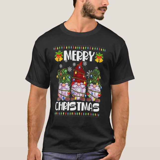 Camiseta Three Gnomes Matching Family Merry Christmas Tree  (Frente)