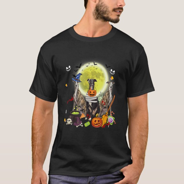 Camiseta Three Greyhound Dogs Witch Scary Mummy Halloween (Frente)