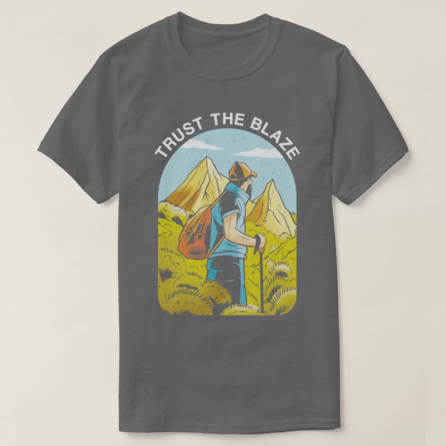 Camiseta Thru Hiker Trailblazer Subindo Montanha Tr (Frente do Design)