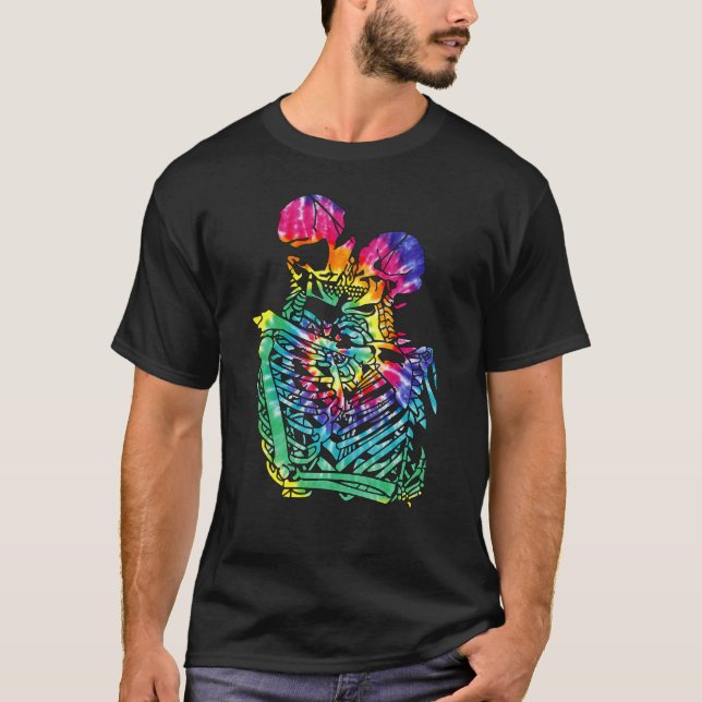 Camiseta Tie Dye Skeletons Kissing Love LGBTQ Gay Lesbian M (Frente)