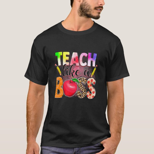 Camiseta Tie Dye Teach Like A Boss Leopard Style For Teache (Frente)