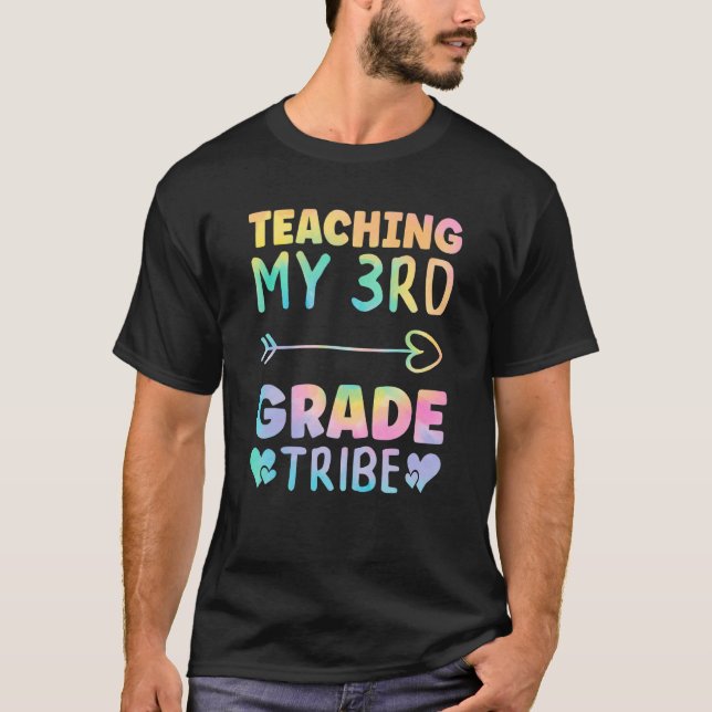 Camiseta Tie Dye Teacher Testing Day  Teaching My 3rd Grade (Frente)