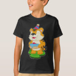 Camiseta Tiger Birthday Cake<br><div class="desc">Este design é o presente perfeito para um aniversário,  Natal e outras celebrações. É adequado para mulheres,  homens e crianças.</div>