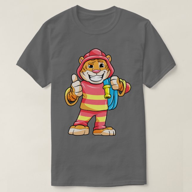 Camiseta Tigre como bombeiro com mangueira (Frente do Design)