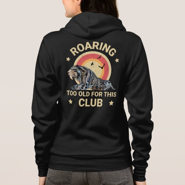 Camiseta Tigre Dente de Sabre Engraçado Velho Demais Clube  (Verso)