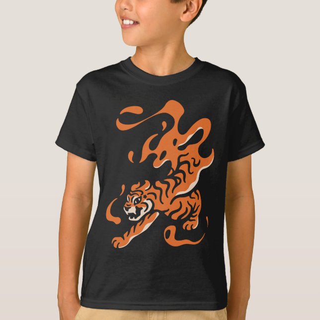 Camiseta Tigre Fiery: Design Ousado Asiático (Frente)