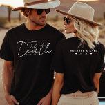 Camiseta Til Death Nos Parte Do Casamento Negro<br><div class="desc">Camiseta elegante de casal preto e branco,  recém-casada,  com texto até a morte nos separe. Personalize-o com seus detalhes de casamento. Excelente para lua de mel.</div>
