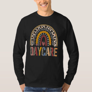 Camiseta Time da Equipe da Creche de Volta às Aulas Arco-ír