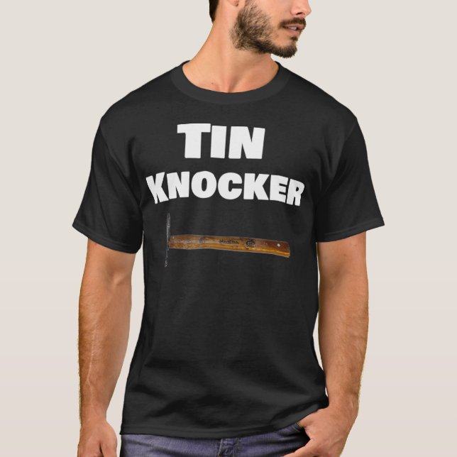 Camiseta Tin Knocker With Hammer Graphic  (Frente)