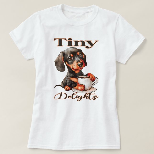 Camiseta Tiny Delights-Coffee e Dachshund (Frente do Design)