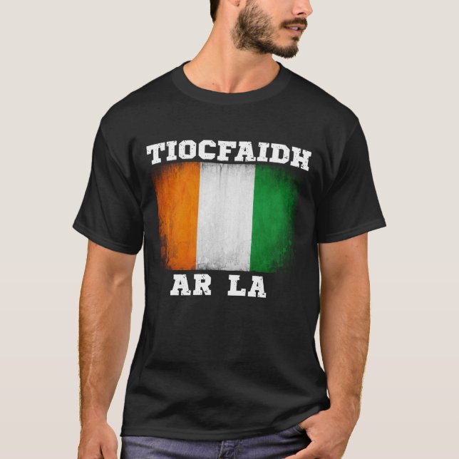Camiseta  Tiocfaidh Ár Lá Design irlandês (Frente)