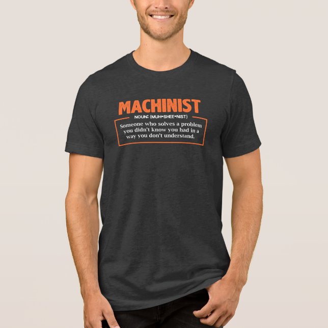 Camiseta Tipografia Branca Laranja de Definição Machinista (Frente)