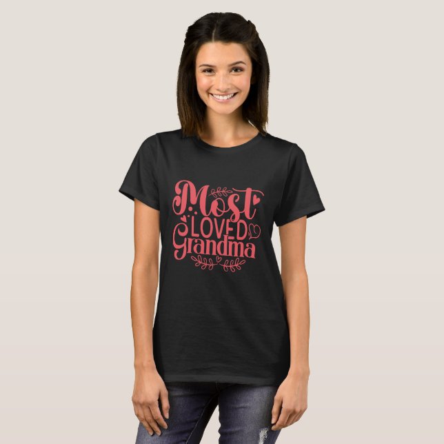 Camiseta Tipografia de Avó Mais Amada (Frente Completa)