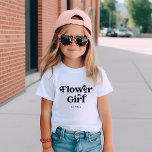 Camiseta Tipografia de Boho Retro Simples | Flor<br><div class="desc">Esta moda,  simples camiseta mostra as palavras "Flor Girl" na tipografia retroresca,  juntamente com um espaço para o seu nome,  e é o presente perfeito para os membros da sua festa noiva.</div>