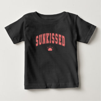 Camiseta Tipografia de Verão Universitária Sunkissed